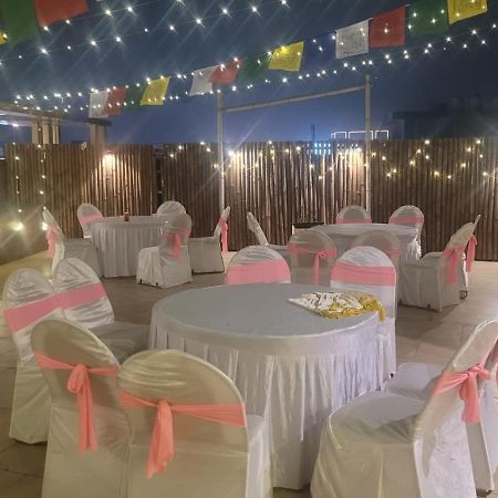Hotel Pearl Wood Zirakpur Ngoại thất bức ảnh